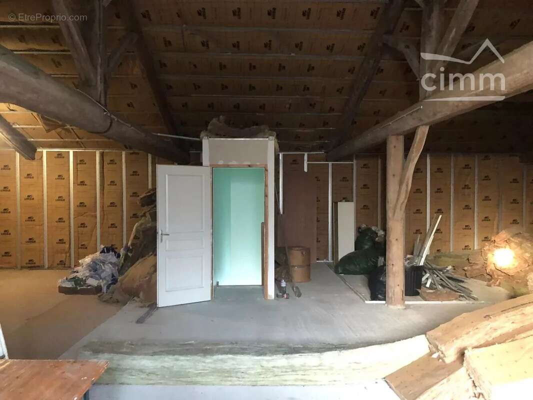 A VENDRE Maison de ville à rénover - photo 10