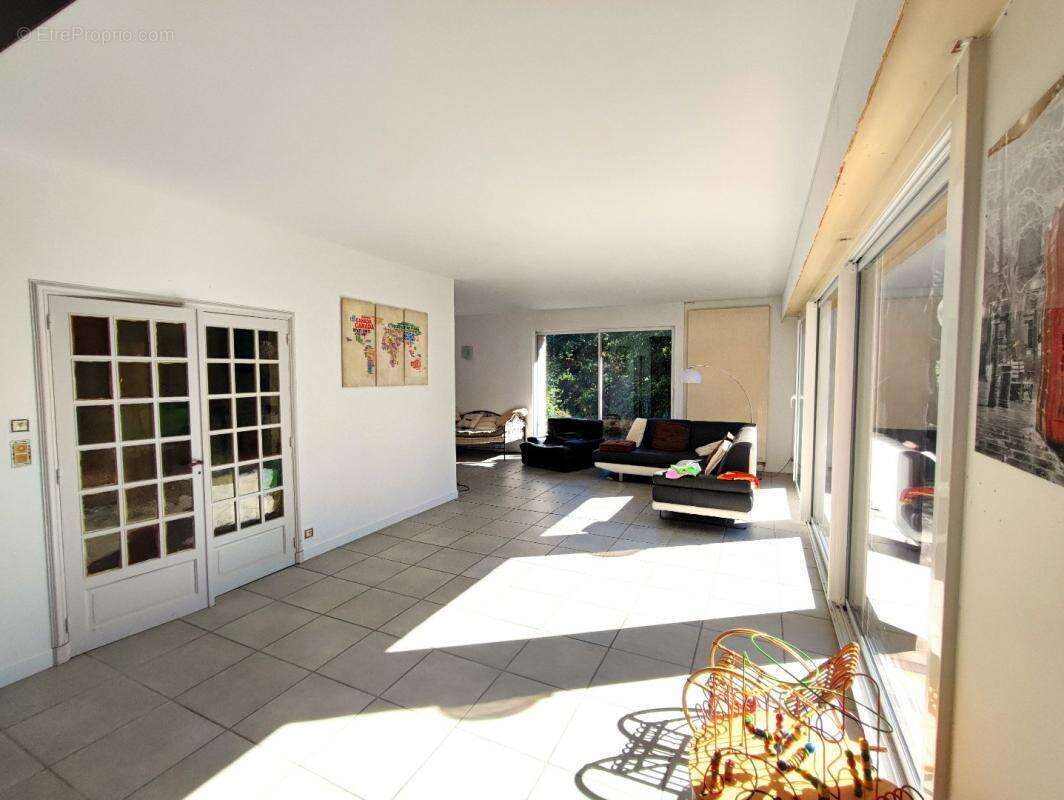 Maison à DECAZEVILLE