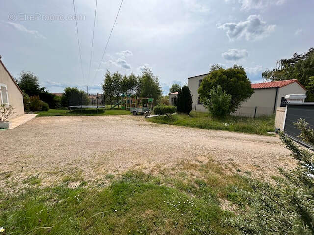 Terrain à LE CELLIER