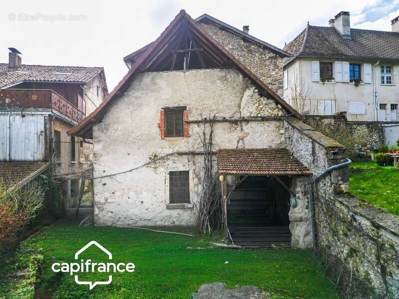 Maison à SAINT-GEOIRE-EN-VALDAINE