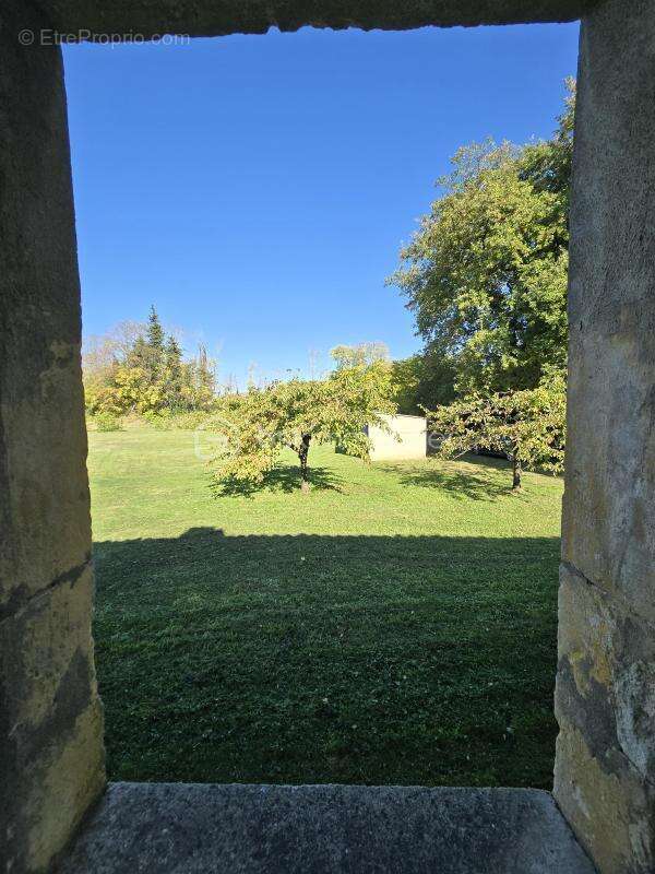 Maison à SAINT-JULIEN-DE-PEYROLAS