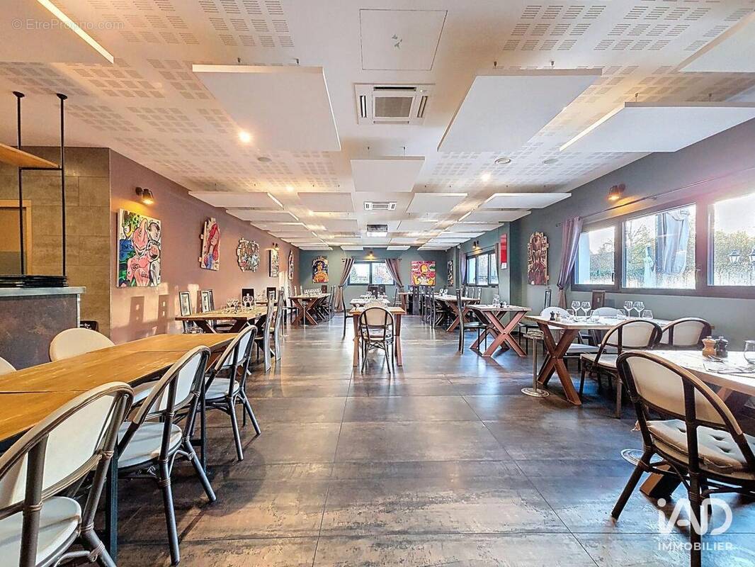 Photo 1 - Commerce à TIGERY