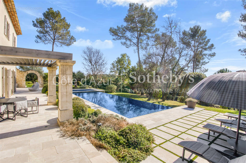 Maison à TOURRETTES