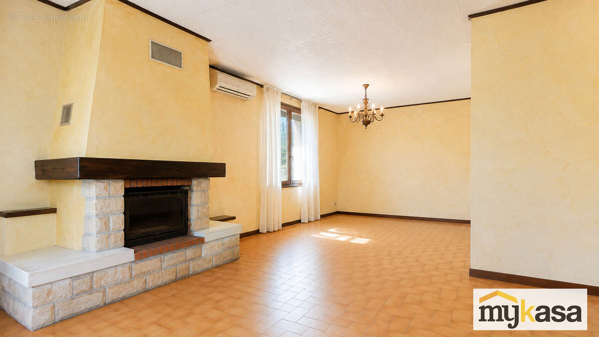 Maison T4 de plain-pied avec jardin, garage et véranda - Martigues Saint-Jean - photo 4