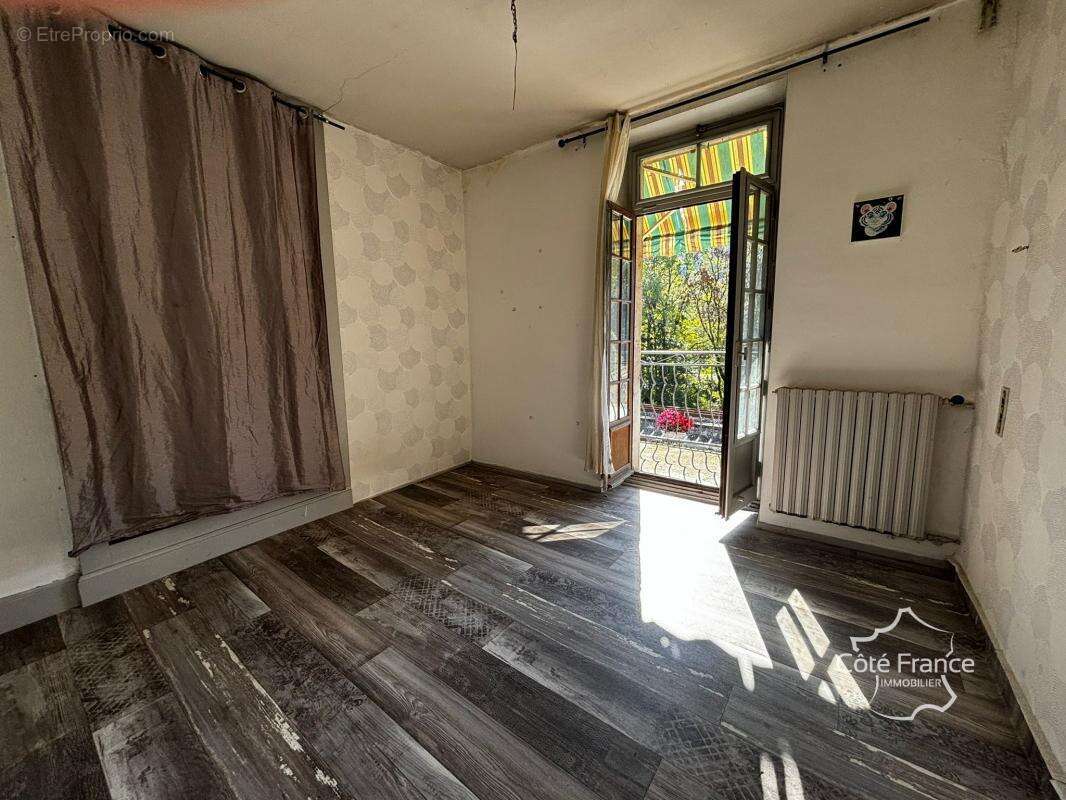 Maison à BAGNAC-SUR-CELE