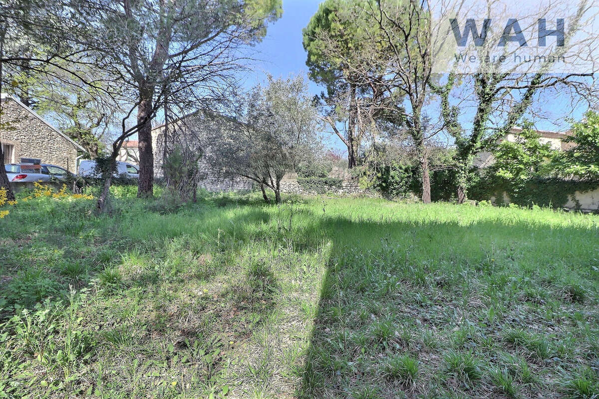 Terrain constructible 441 m2   Centre de Quissac à pied - photo 2