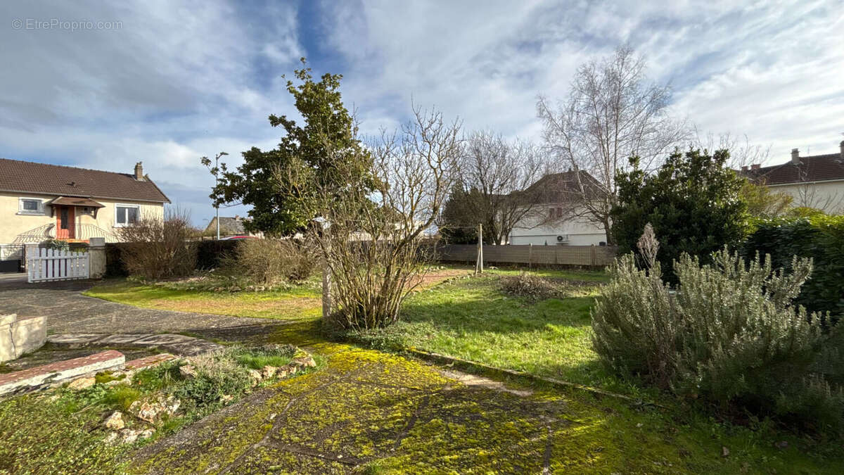 Maison à SAUVIGNY-LES-BOIS