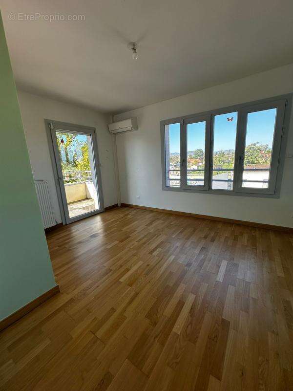 Appartement à BELLEVILLE