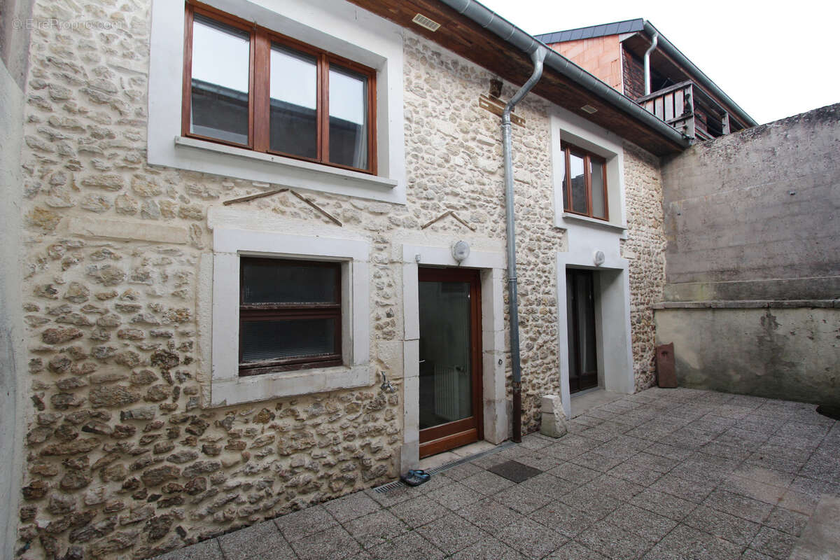 Maison à MONT-LE-VIGNOBLE