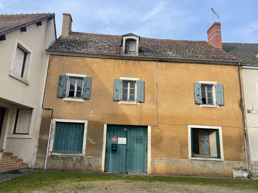 Maison à LIGNIERES