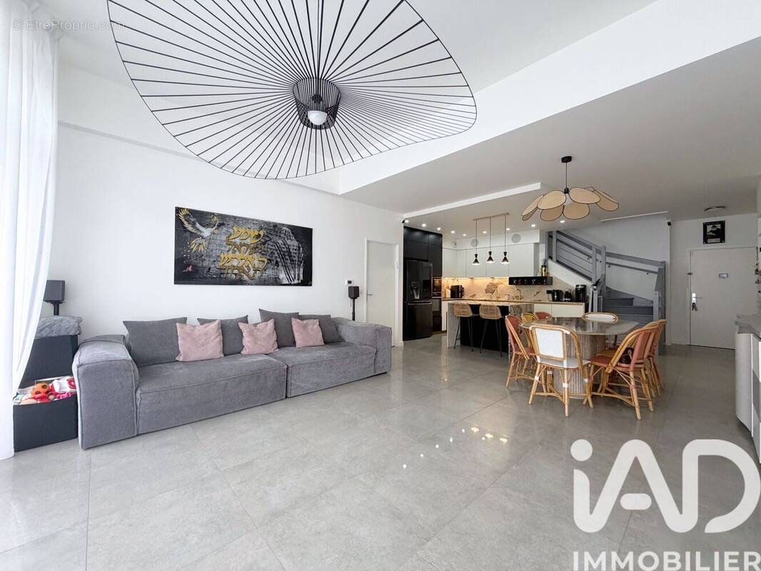 Photo 1 - Appartement à SURESNES