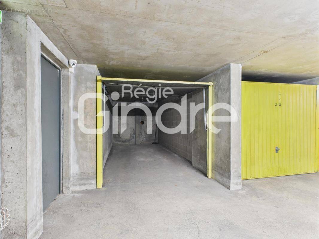 Parking à LYON-4E