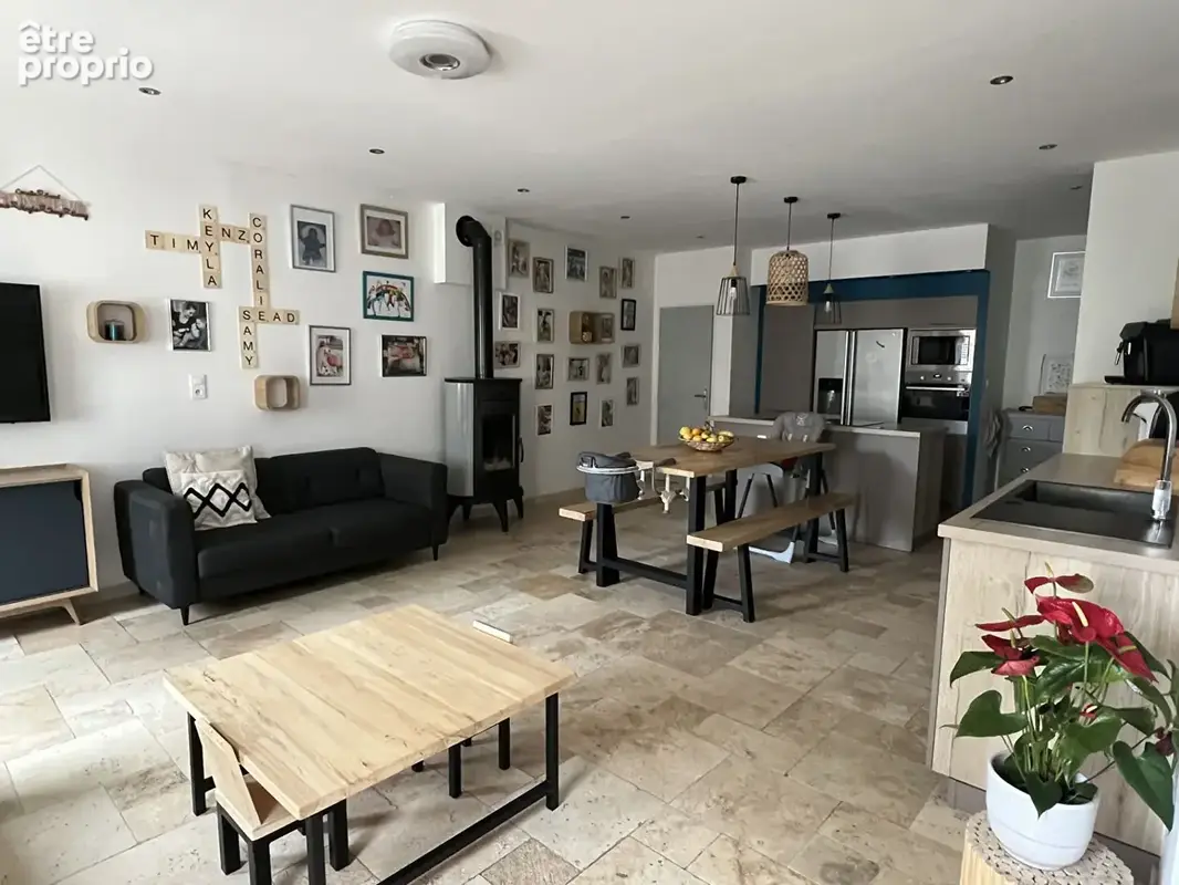 Maison à BERRIAS-ET-CASTELJAU