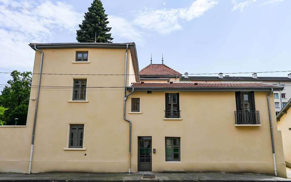 Appartement à TASSIN-LA-DEMI-LUNE