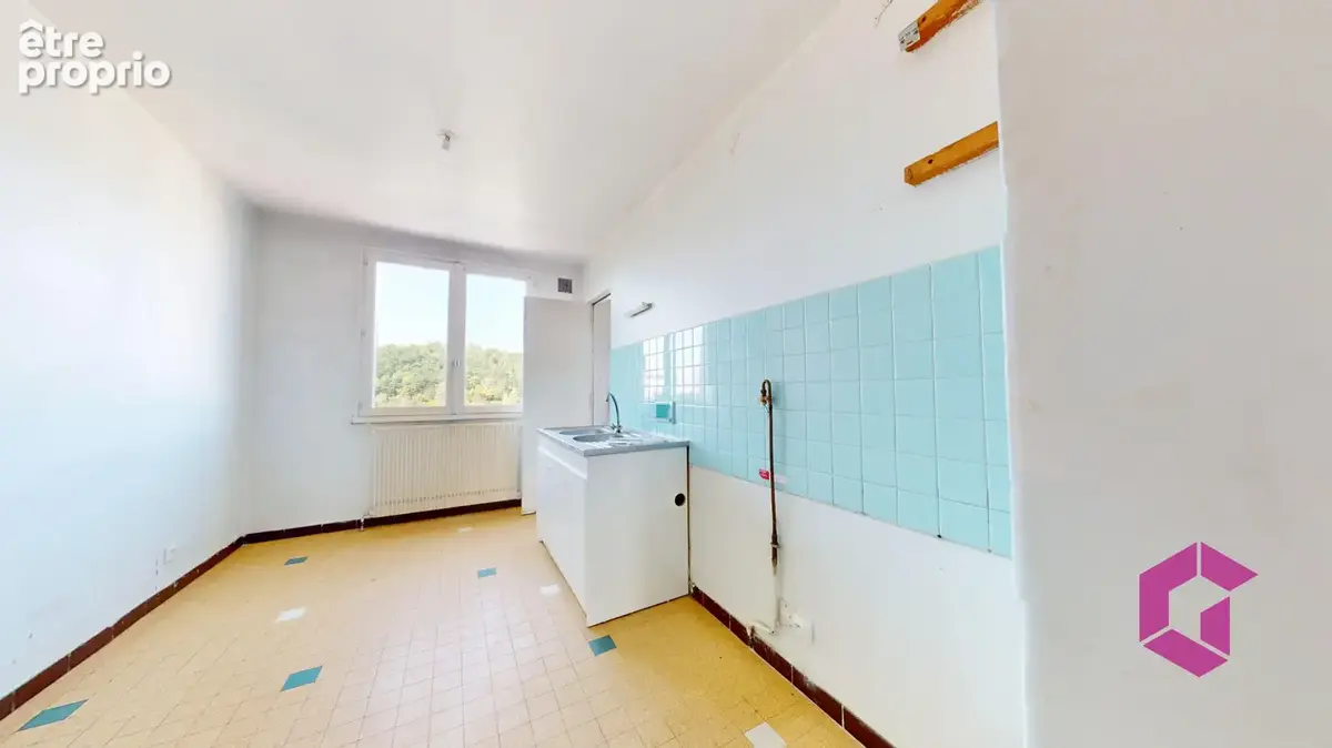 A vENDRE proximité place jacquard appartement de type T4 avec travaux - photo 5