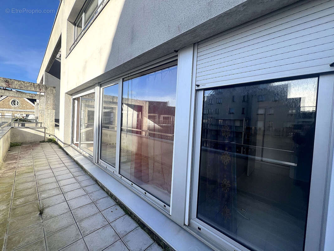 T5 de 98m², balcon terrasse, cave et parking - photo 7