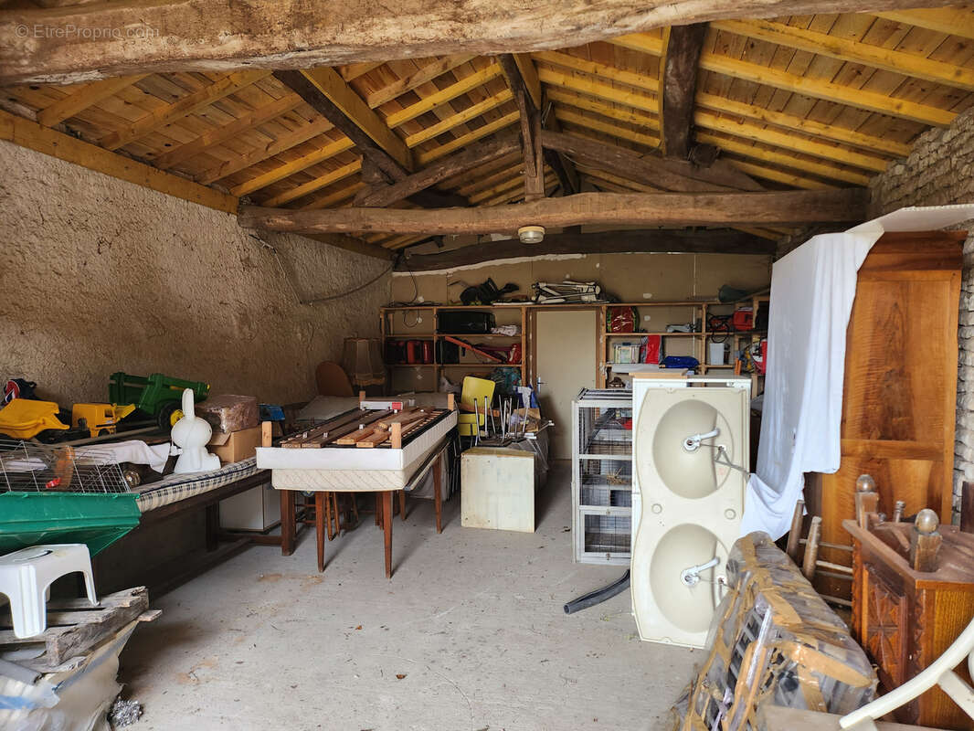 Maison à SAINTE-GEMME-LA-PLAINE