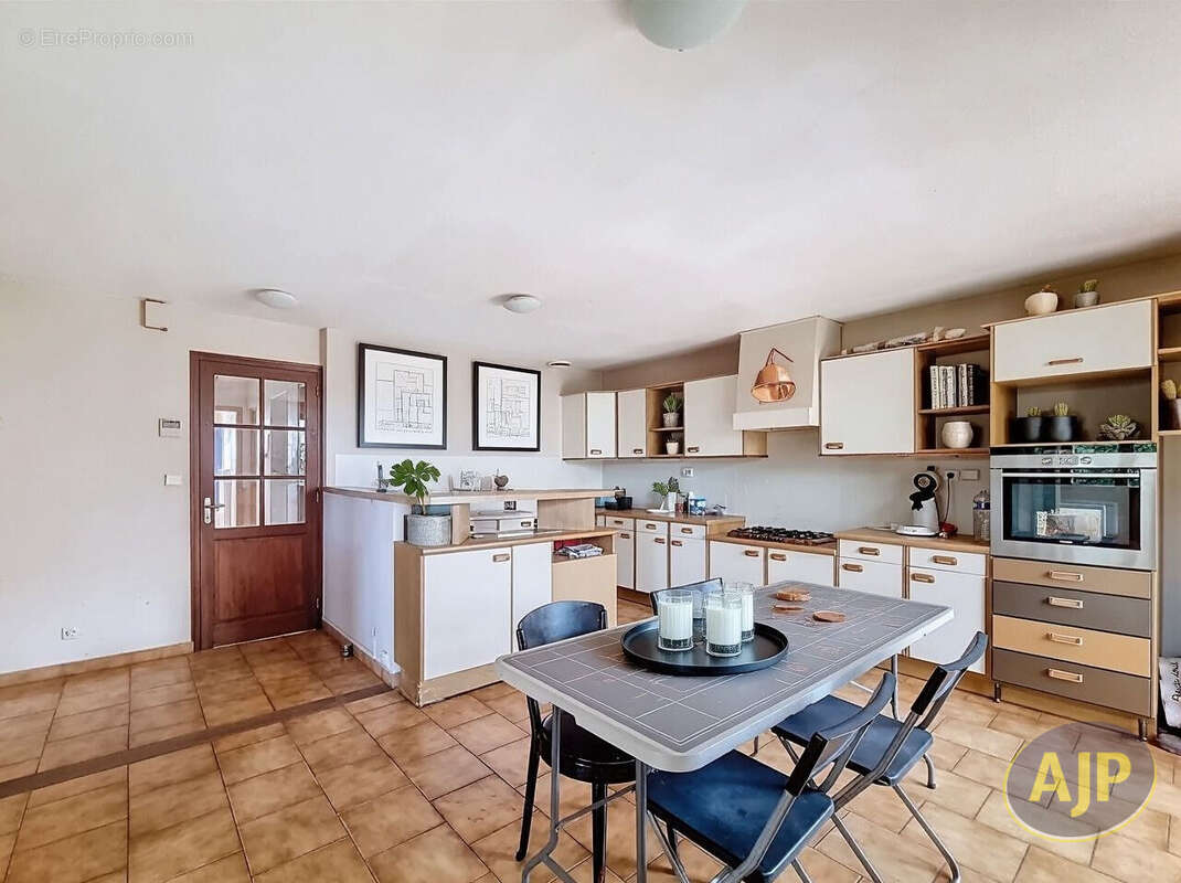 Maison à SAINT-MEDARD-EN-JALLES