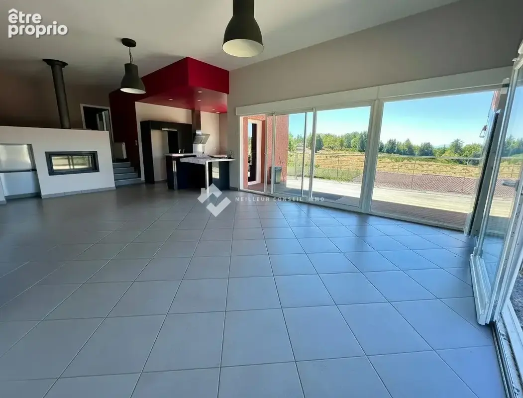 Maison 6 pièces 126 m² à vendre à Saint-Remy-Sur-Durolle (63550) - photo 2