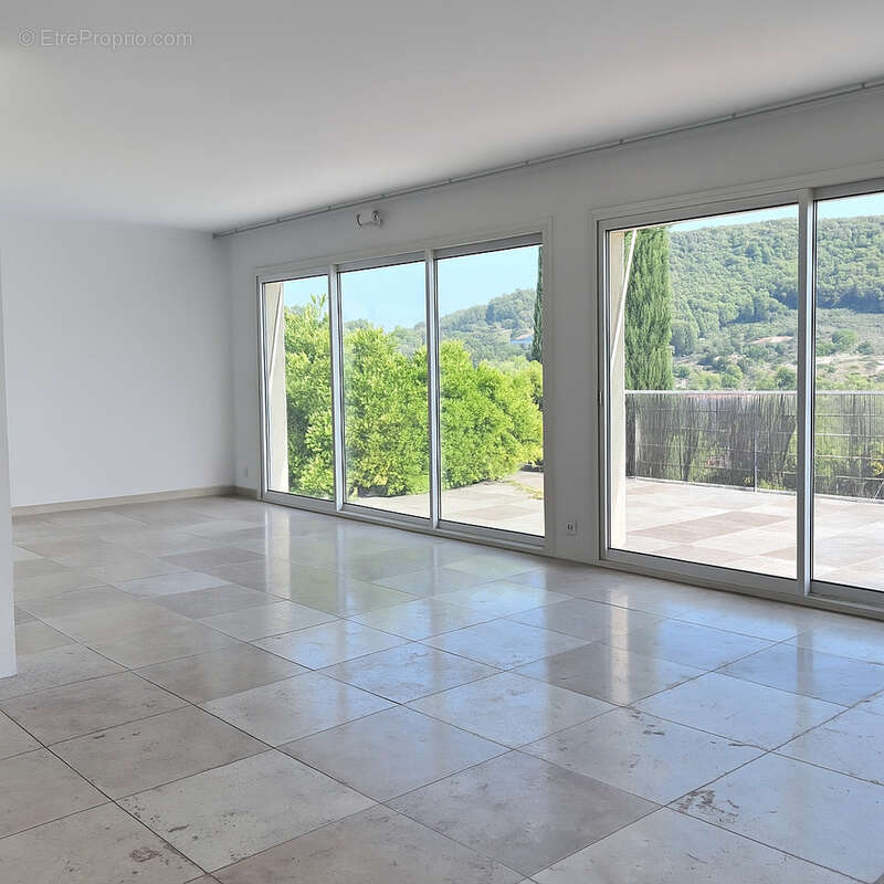 Appartement à LE CASTELLET
