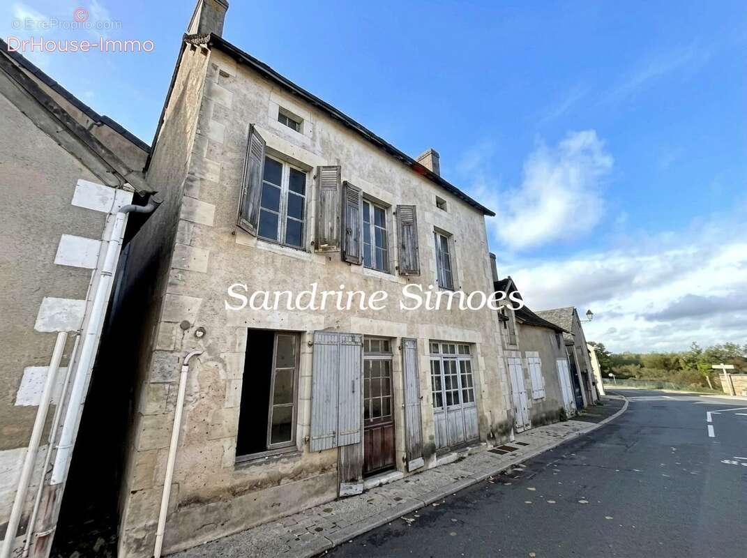 Maison 82 m² à Saint-Leomer  - photo 2