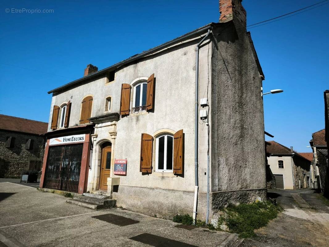 Maison à PUYLAGARDE