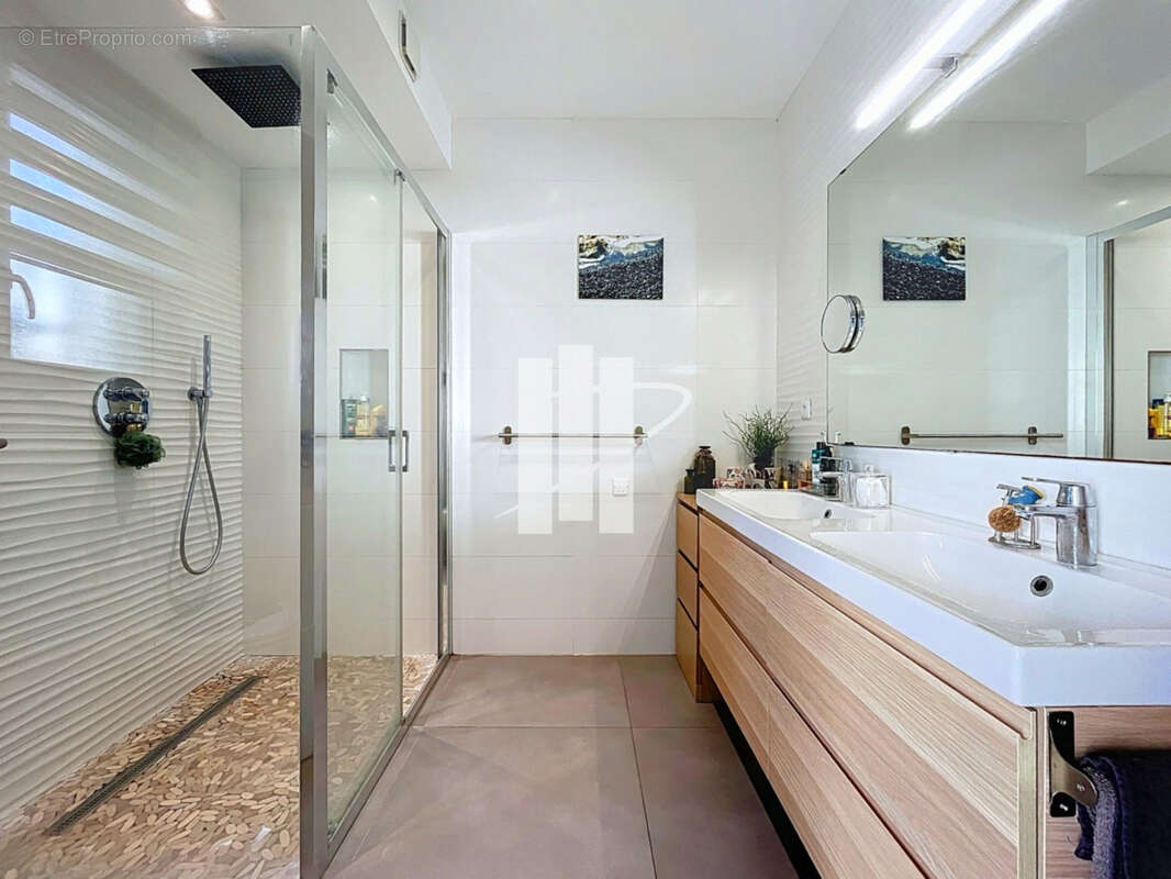  Villa contemporaine 5 pièces de 172m2 piscine, garage   Calme absolu, proche plage et centre  - photo 9