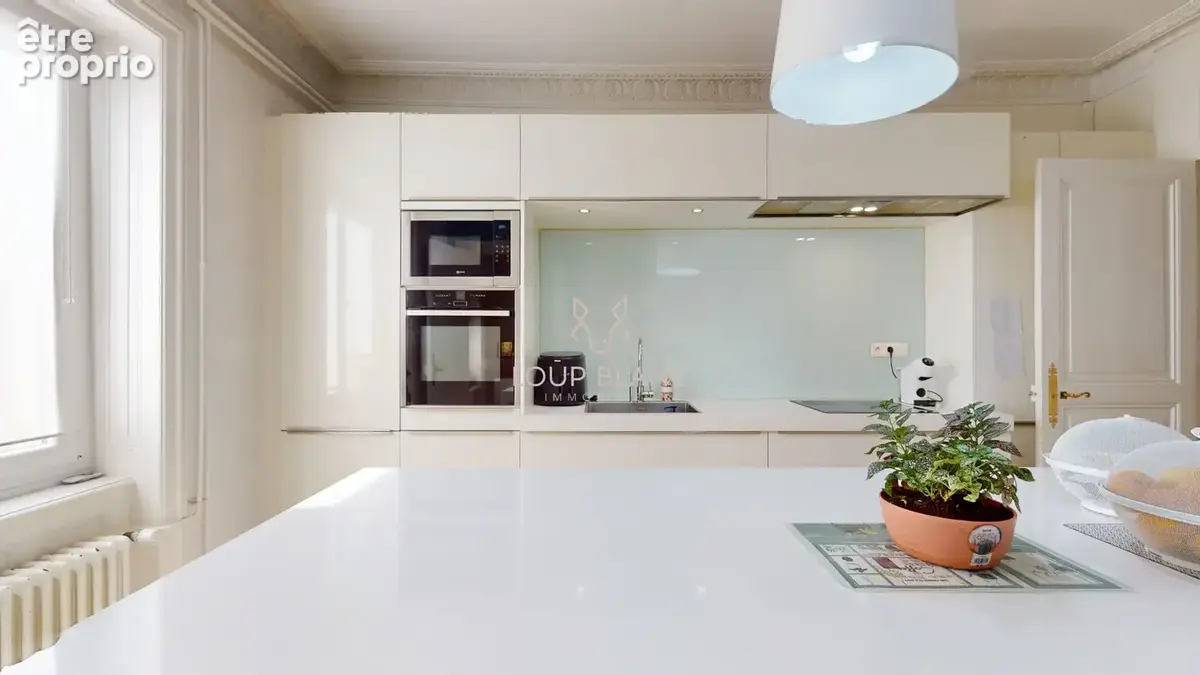 Magnifique appartement Haussmannien idéalement situé - photo 2
