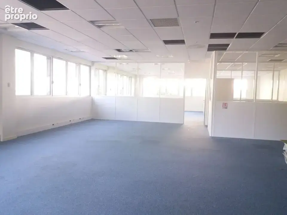 Commerce 255 m² à vendre à Moirans (38430) - photo 1