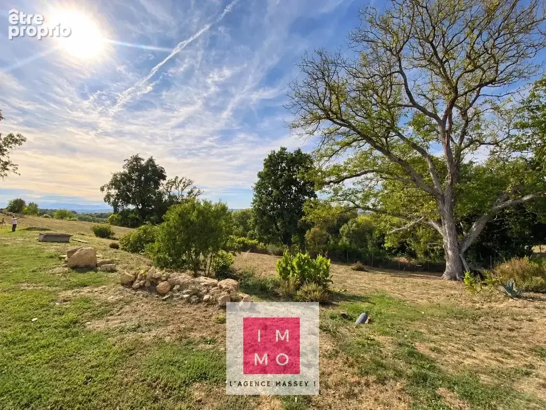 Rare à la campagne : plain-pied, 1,6 ha de prairies et vue sur les Pyrénées + 300m² dépendances - photo 18