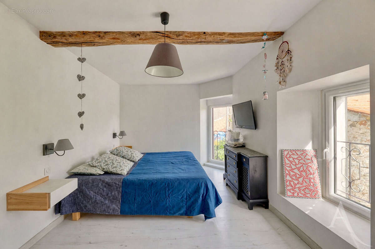 Maison à ROCHESERVIERE