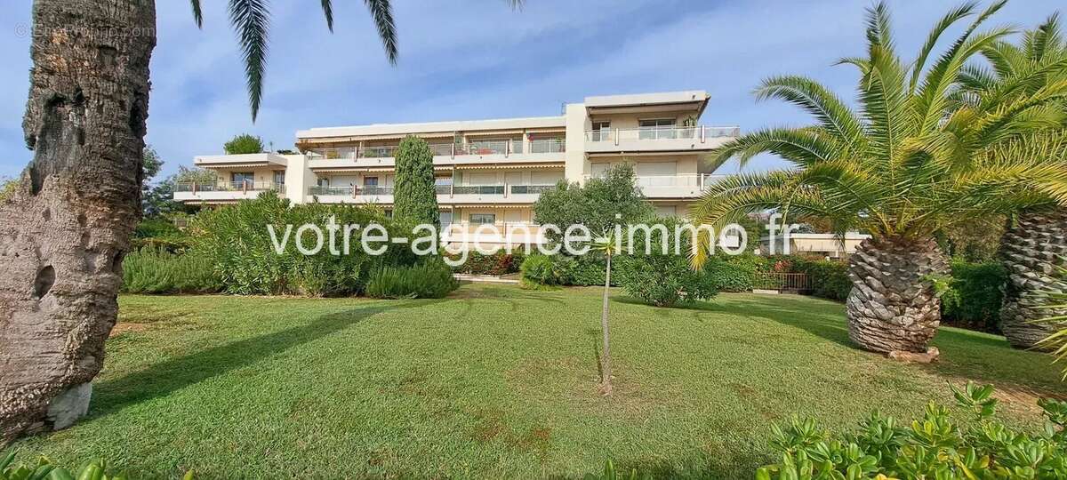 Appartement à SAINT-LAURENT-DU-VAR