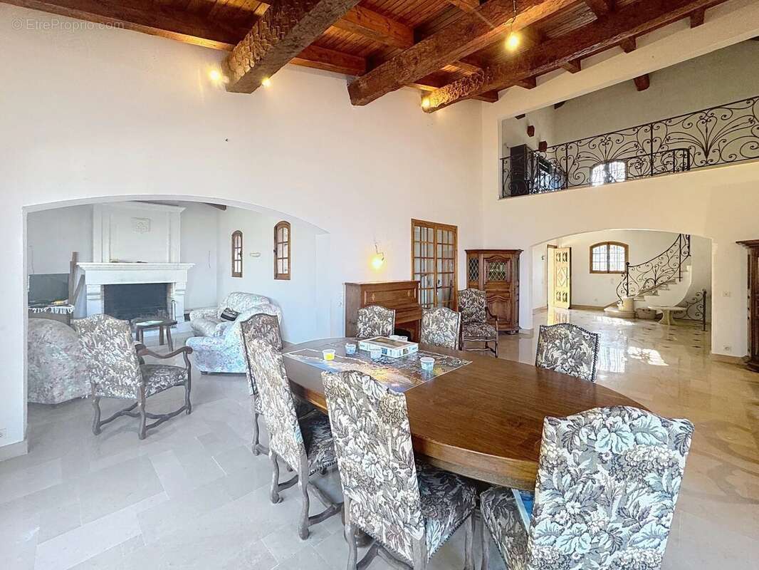 Maison à MANDELIEU-LA-NAPOULE