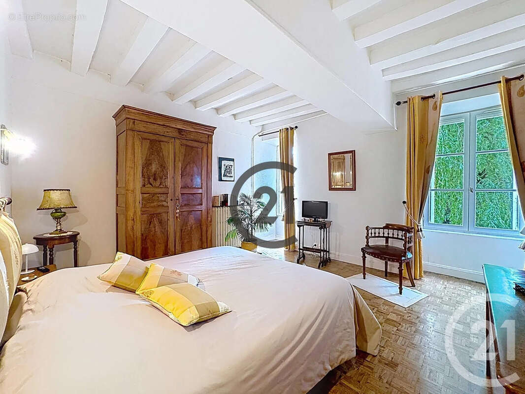 Maison 146 m² à Saint-Loup-De-Naud  - photo 10