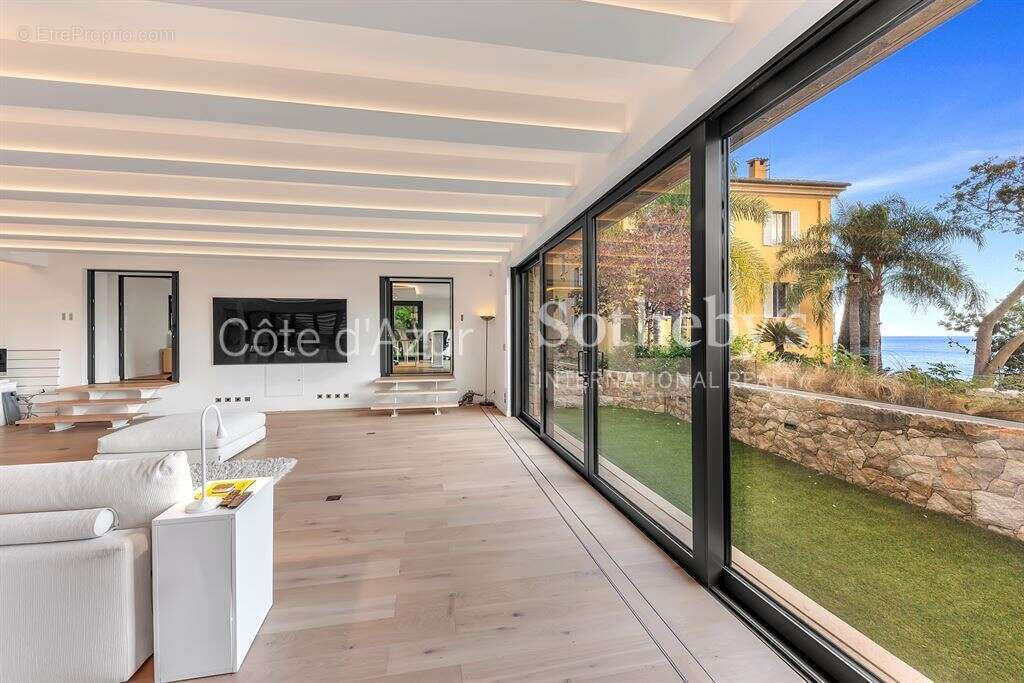 Maison à EZE
