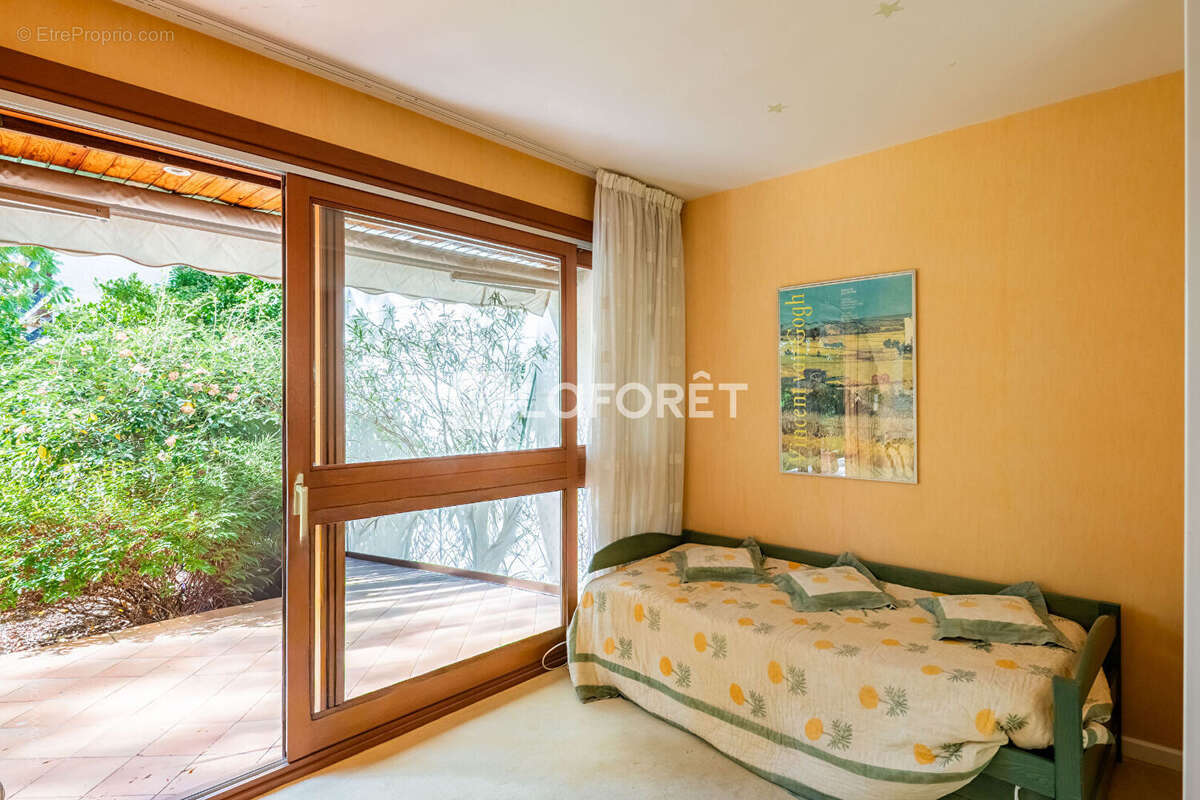 Appartement à LA CELLE-SAINT-CLOUD