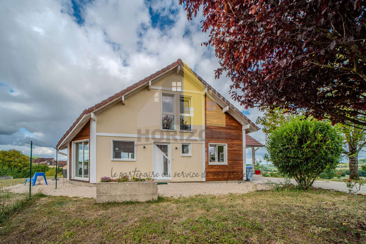 Maison individuelle sur sous-sol complet avec belle vue dégagée et terrain de 3 731 m2 ! - photo 14