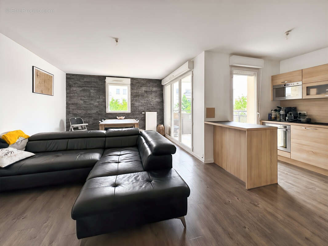 Appartement à SAULX-LES-CHARTREUX