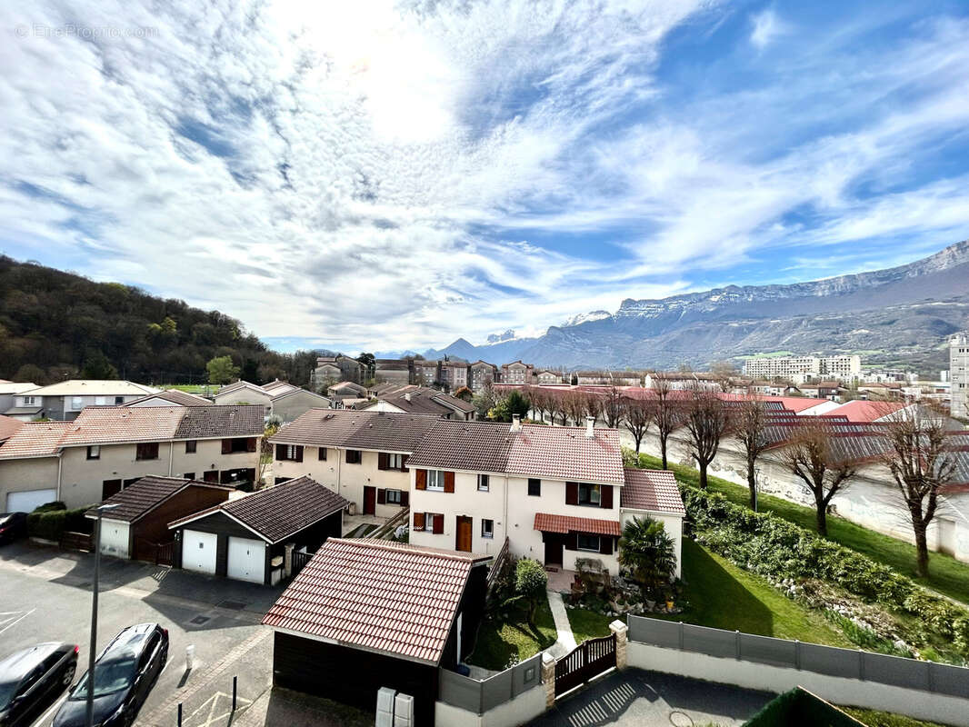 Appartement à LE PONT-DE-CLAIX