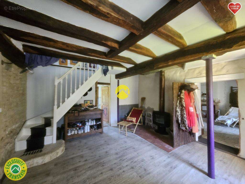 Maison à JOUET-SUR-L'AUBOIS