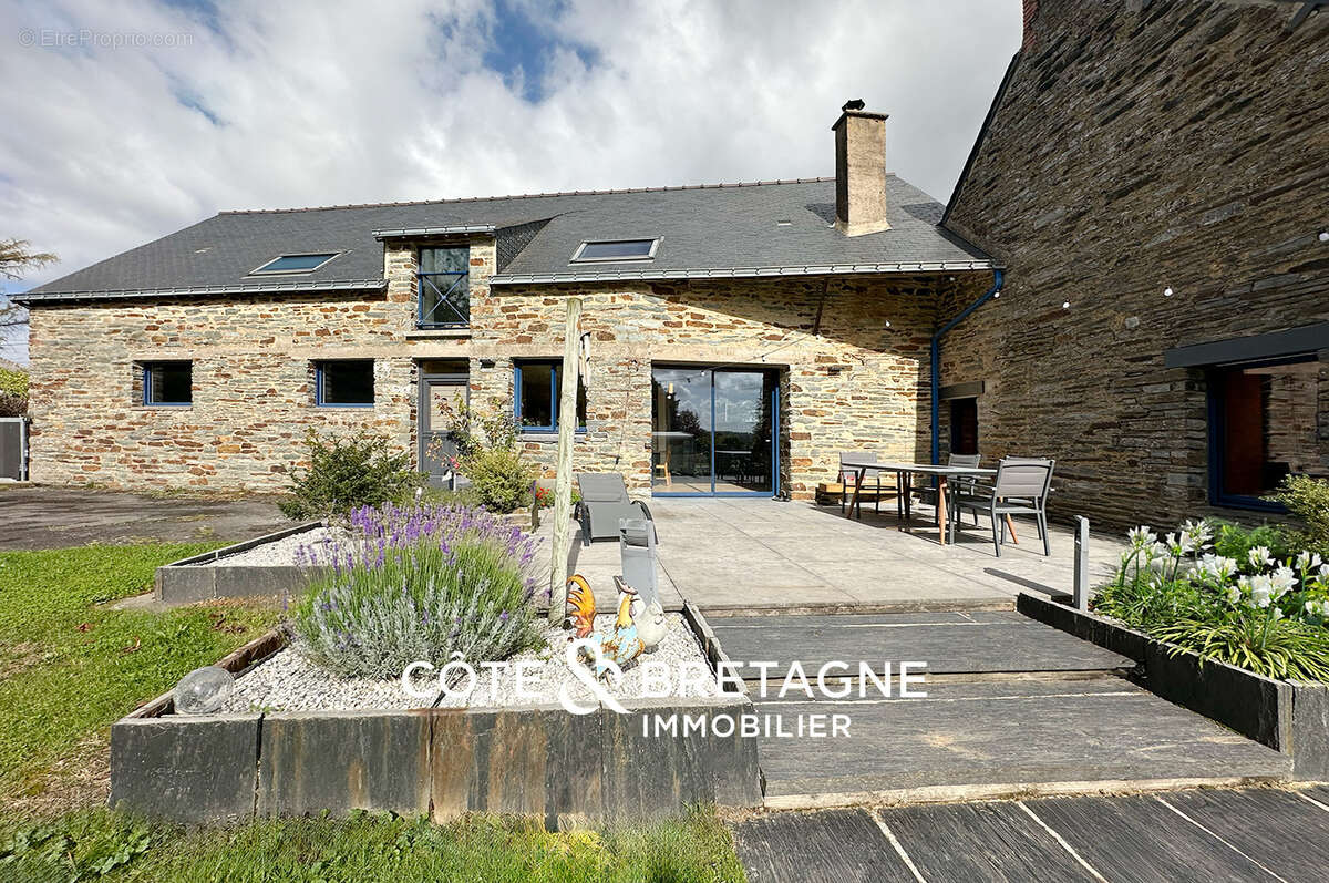 Maison à MALESTROIT