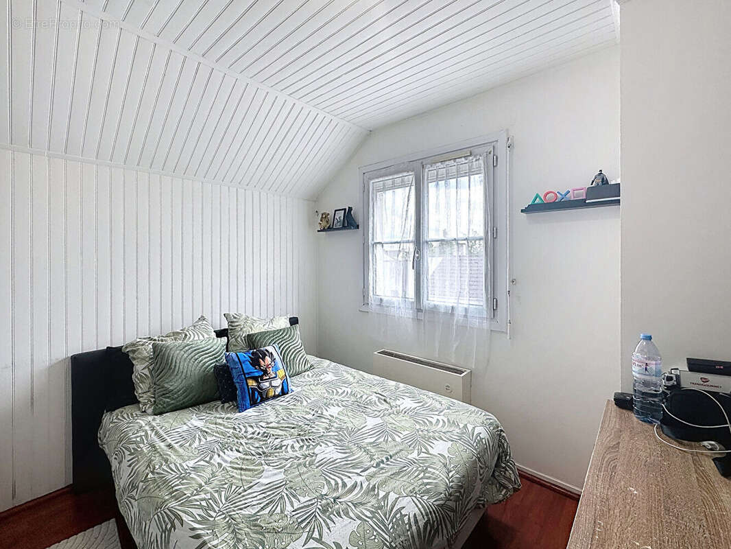 Maison à SAVIGNY-LE-TEMPLE