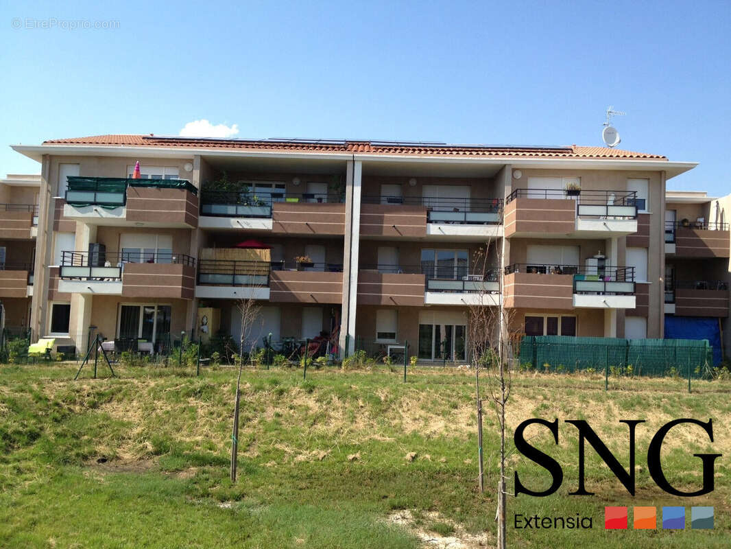 Appartement à GARONS