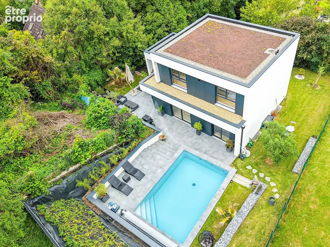 Villa d'architecte contemporaine avec piscine - les Coteaux de Chessy  - 7 pièces - 175 m2 - photo 19