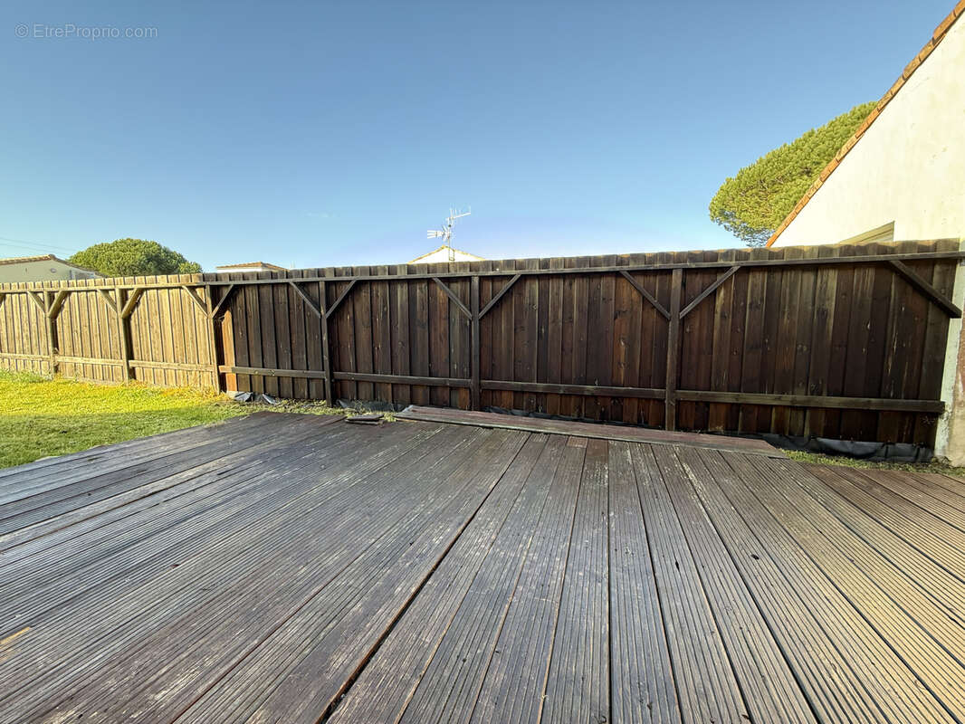 Maison à VAUX-SUR-MER