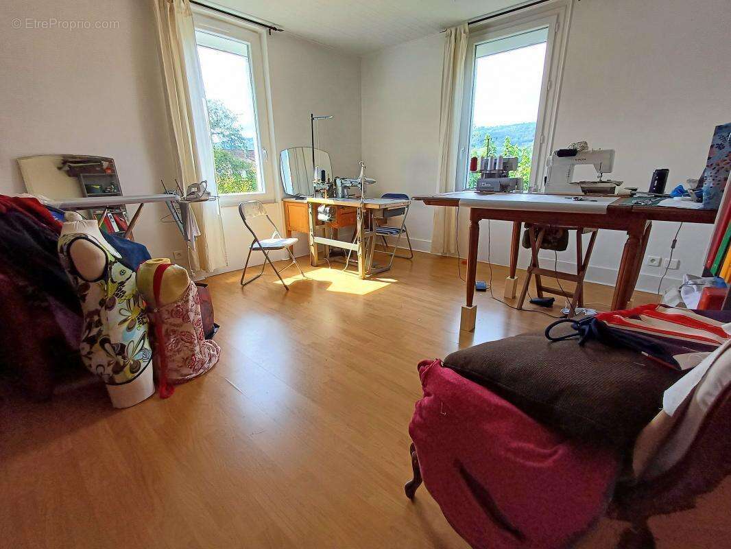 Maison à LES ECHELLES