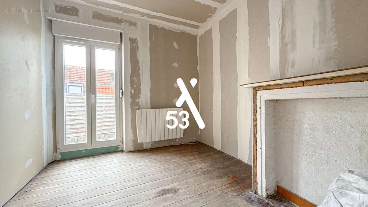 Maison à SAINT-MARTIN-AU-LAERT