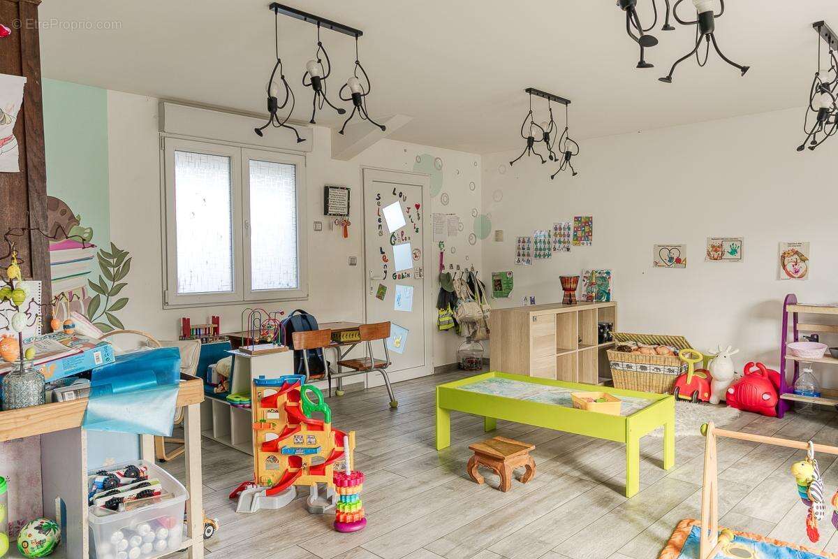 Maison 160 m² à Auberives-Sur-Vareze  - photo 17
