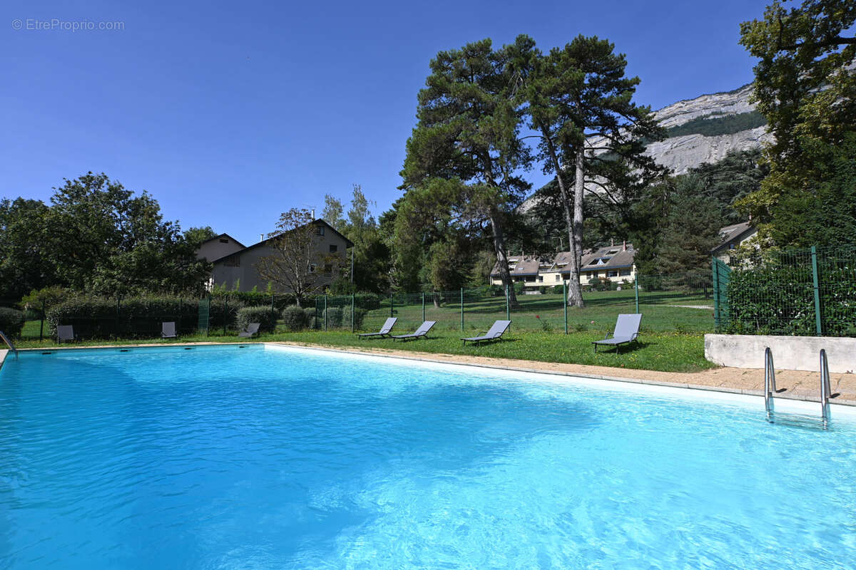 Appartement à MEYLAN