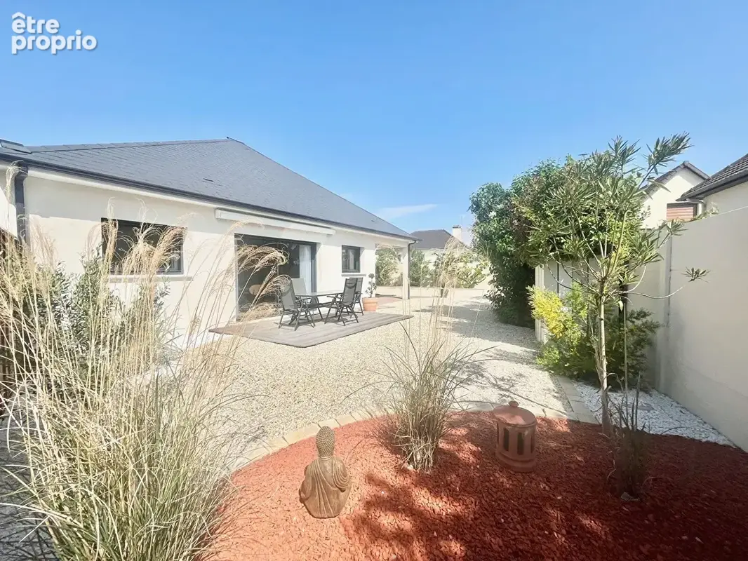 MAISON A VENDRE de 5 pièce(s) 100.36 m2 - véritable plain pied - orientée sud - terrasse grand garage fermé - photo 2